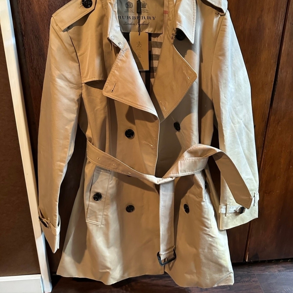 Burberry Sandringham Trench Coat